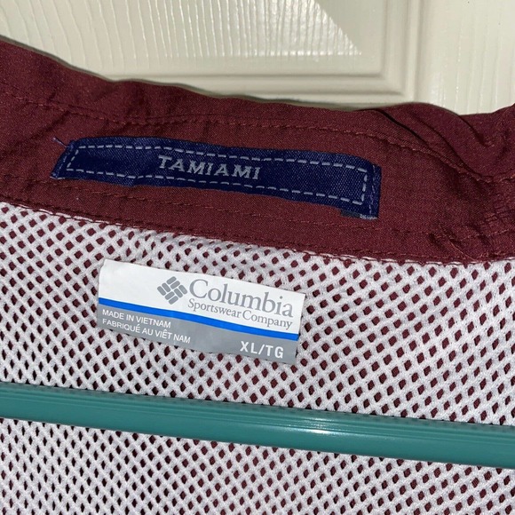 Columbia Men's Casual Button Down Shirt - Maroon - Picture 2 of 3